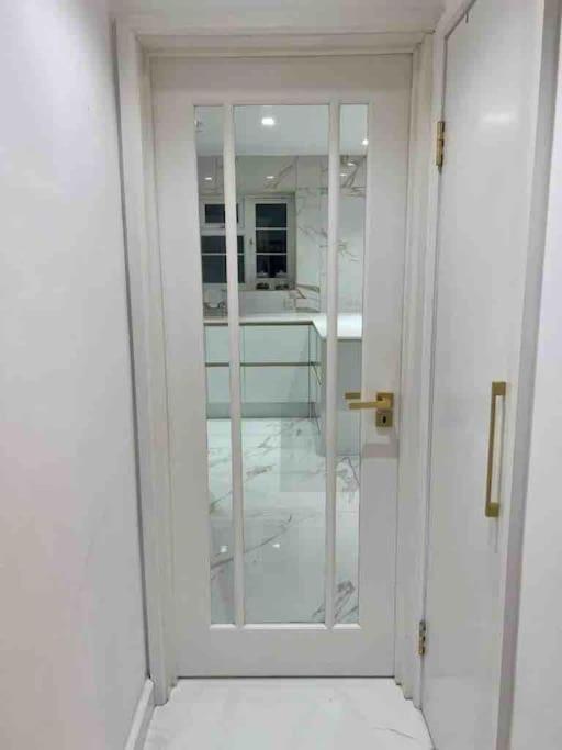 Premium Private Apartment Minutes To Central 런던 외부 사진